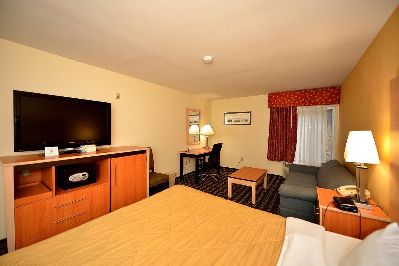 Baymont By Wyndham North Dartmouth Fall River Exterior foto